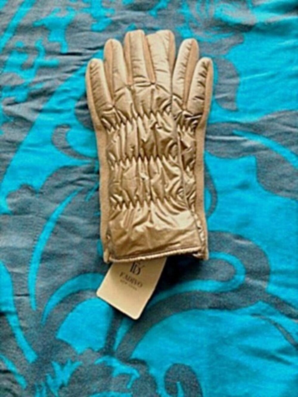 NWT Fadivo Gold Gloves
